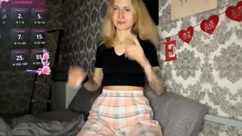 Snapshot of porshes chatting on September 29, 3:39 pm HERES SILVIA AND OlIVIA WELCOME EVERYONE LOVENSE DOMI REACT TO YOUR TIPS LETS MAKE A GREAT SHOW TOGETHER online show from September 29, 3:39 pm