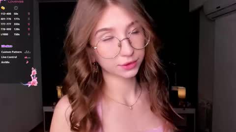 Elizabeth online show from February 12, 7:20 pm