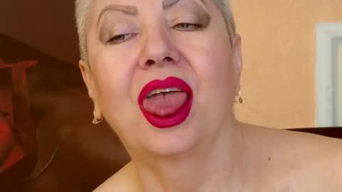 LADY POSH online show from October 15, 8:42 pm