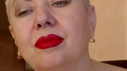 LADY POSH online show from December 4, 7:55 pm