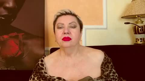Snapshot of posh_lady chatting on June 19, 8:12 pm LADY POSH online show from June 19, 8:12 pm