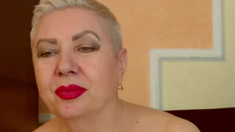 Snapshot of posh_lady chatting on July 10, 9:39 pm LADY POSH online show from July 10, 9:39 pm