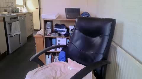 Snapshot of poshman65 chatting on July 4, 9:48 am poshman65 online show from July 4, 9:48 am