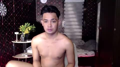 Snapshot of posiedon_cums chatting on October 20, 9:32 am VEeeAsian online show from October 20, 9:32 am