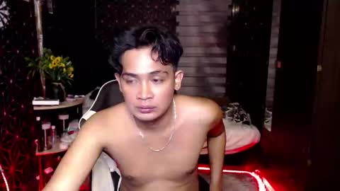 VEeeAsian online show from November 17, 4:13 pm