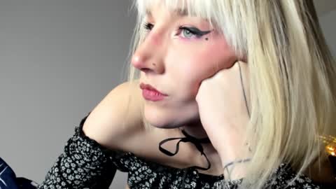 Snapshot of positivevibess chatting on January 4, 4:32 pm positivevibess online show from January 4, 4:32 pm