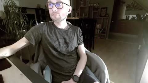 Blou online show from April 1, 7:55 pm