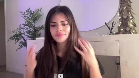 Selena online show from December 1, 1:43 am