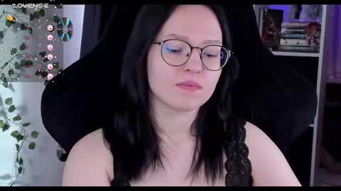 Snapshot of power_robynn chatting on October 8, 11:30 am Robyn online show from October 8, 11:30 am