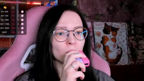 Snapshot of power_robynn chatting on June 5, 3:29 pm Robyn online show from June 5, 3:29 pm