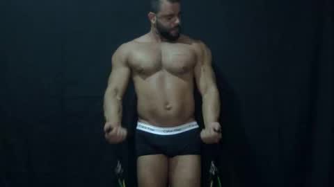 Snapshot of powerdmuscle chatting on April 10, 11:42 pm powerdmuscle online show from April 10, 11:42 pm