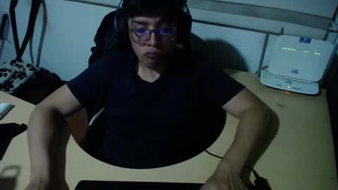 powerfulzeus2 online show from September 26, 4:49 am