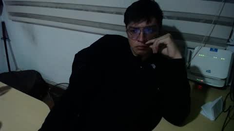 powerfulzeus2 online show from December 22, 4:31 am