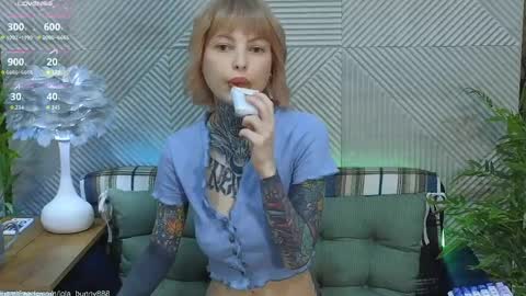 Lola online show from March 18, 5:10 am