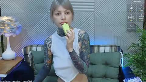 Lola online show from May 27, 5:48 am