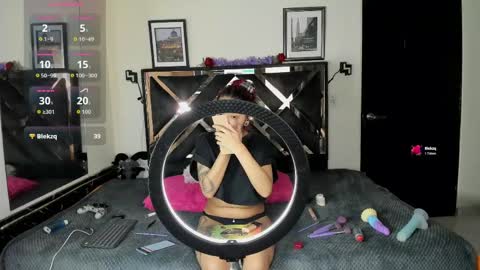 poyson_ivy1 online show from May 15, 12:17 am