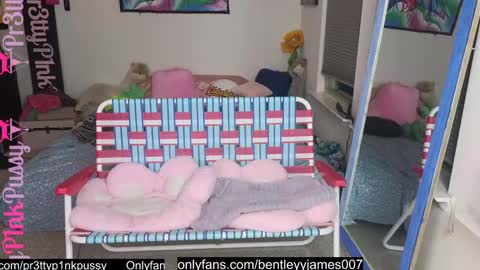 Snapshot of pr3ttyp1nkpussy chatting on September 9, 3:39 am Evangeline Eva Darling online show from September 9, 3:39 am