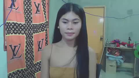 Snapshot of precious_athena chatting on February 2, 2:38 am precious_athena online show from February 2, 2:38 am