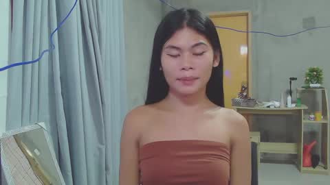 Snapshot of precious_athena chatting on February 5, 9:25 am precious_athena online show from February 5, 9:25 am