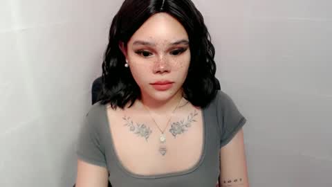 MAXXINE online show from December 6, 1:11 pm