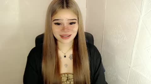 MAXXINE online show from March 2, 12:20 am