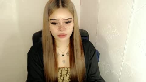 MAXXINE online show from March 4, 3:33 am