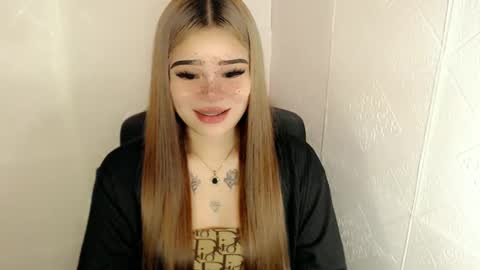 MAXXINE online show from March 5, 9:59 pm