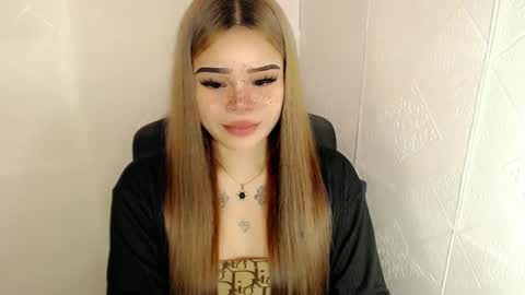 MAXXINE online show from March 7, 9:17 pm