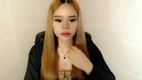 MAXXINE online show from October 7, 10:45 am