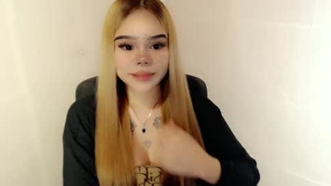 MAXXINE online show from December 14, 2:50 am