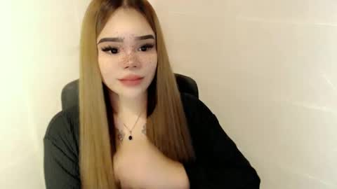 MAXXINE online show from February 26, 1:10 pm