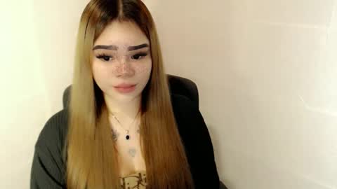 MAXXINE online show from March 12, 6:19 am