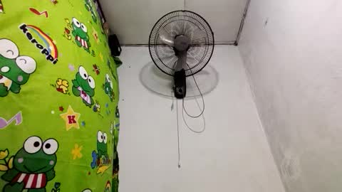 Snapshot of preetydinah chatting on December 19, 9:06 pm Dinah online show from December 19, 9:06 pm