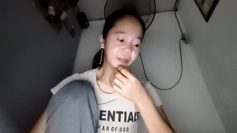 Snapshot of preetydinah chatting on December 22, 11:41 pm Dinah online show from December 22, 11:41 pm