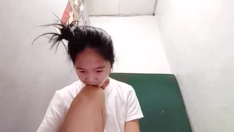 Snapshot of preetydinah chatting on March 11, 12:33 am Dinah online show from March 11, 12:33 am