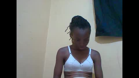 Snapshot of prekky chatting on February 5, 5:39 pm lynn online show from February 5, 5:39 pm