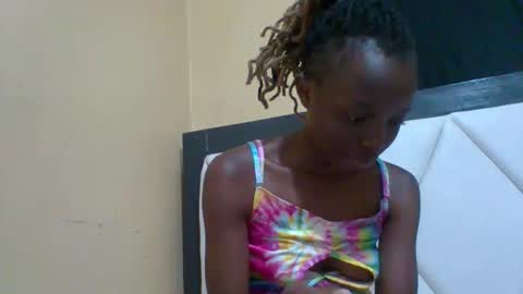 Snapshot of prekky chatting on February 10, 9:19 pm lynn online show from February 10, 9:19 pm