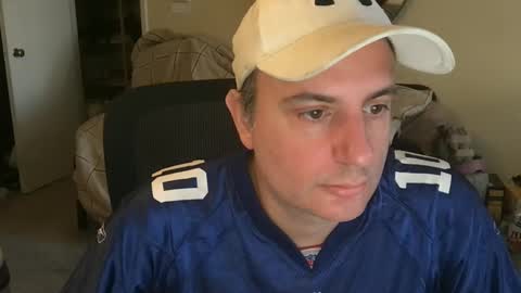 Snapshot of preppyguyintokink1 chatting on December 21, 5:42 pm preppyguyintokink1 online show from December 21, 5:42 pm