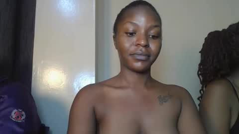 Snapshot of prettie_dee chatting on November 3, 2:18 pm Bad gurl Riri online show from November 3, 2:18 pm