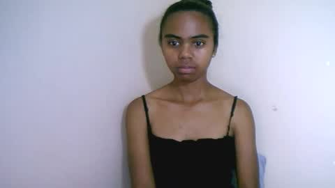 prettiethalia online show from October 29, 11:50 pm