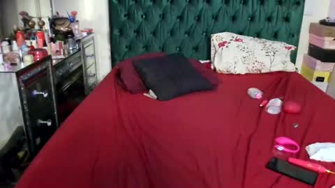 Yasmine pretty online show from September 18, 11:18 pm