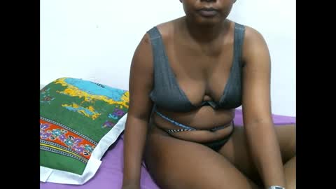 Snapshot of pretty_berbie chatting on May 29, 3:59 am eunice online show from May 29, 3:59 am