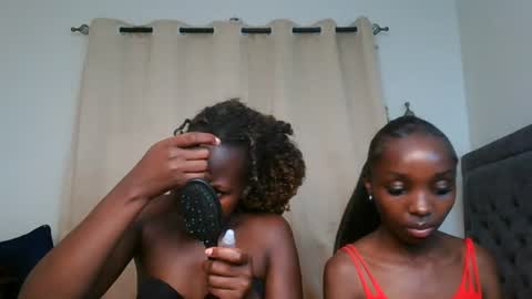 Snapshot of pretty_empress chatting on August 5, 7:17 pm pretty_empress online show from August 5, 7:17 pm