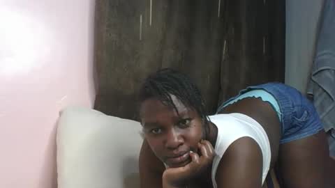 Snapshot of pretty_kylah chatting on April 8, 4:29 pm pretty_kylah online show from April 8, 4:29 pm