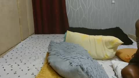 Snapshot of pretty_lioness_ chatting on February 1, 7:23 pm Pretty online show from February 1, 7:23 pm