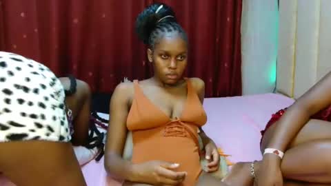 Snapshot of pretty_lioness_ chatting on February 25, 4:00 am Pretty online show from February 25, 4:00 am