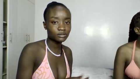 Snapshot of pretty_luv1 chatting on December 16, 8:41 am pretty luv1 online show from December 16, 8:41 am