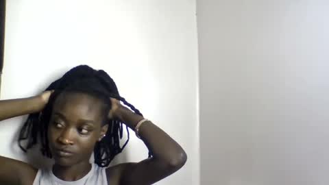 Snapshot of pretty_luv1 chatting on July 13, 6:22 pm pretty luv1 online show from July 13, 6:22 pm