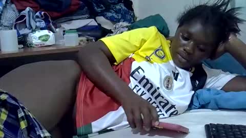 pretty_melan online show from May 30, 4:09 am