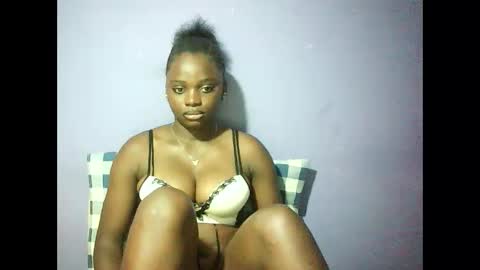 Snapshot of pretty_melinda2 chatting on February 2, 6:42 pm Mary Melinda online show from February 2, 6:42 pm